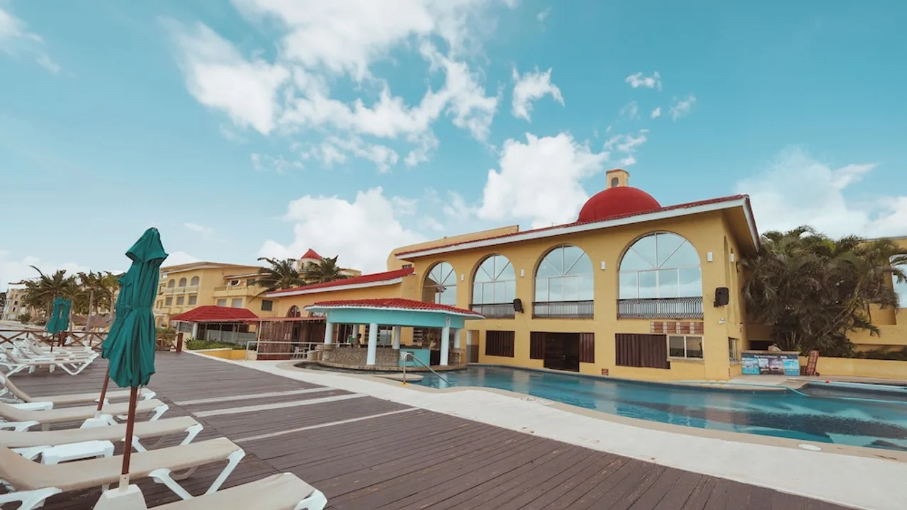 All Ritmo Cancún Resort — hotel familiar con parque acuático