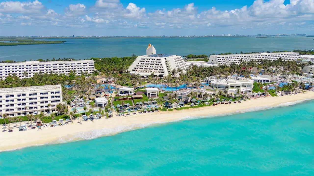 Royalton Riviera Cancun — resort todo incluido frente al mar